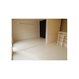 つくばエクスプレス みどりの駅 徒歩32分の賃貸アパート 1階2DKのリビング/ダイニング