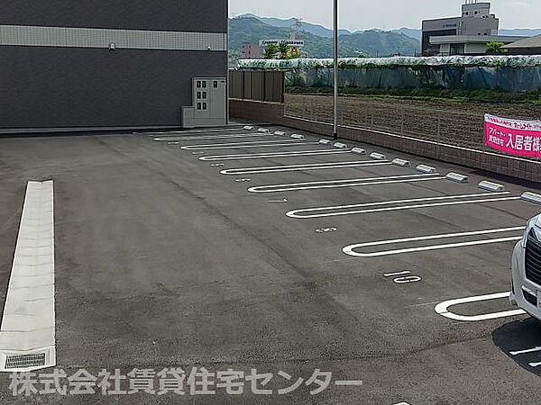 画像27:駐車場