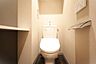 トイレ：温水洗浄便座を新設。毎日快適に使える、清潔感のあるトイレです。