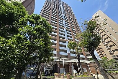 外観:31階建ての存在感あるタワーレジデンス。街のランドマークとして目を引く外観です。 外観:31階建ての存在感あるタワーレジデンス。街のランドマークとして目を引く外観です。