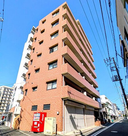 存在感あるマンション外観