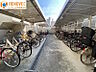 その他：【自転車置場】◆きちんと整列され管理が行き届いた駐輪場◆屋根があるので雨から自転車を守ります◆通学・通勤に便利な駐輪場です◆ルールを守ってキレイに駐輪しましょう