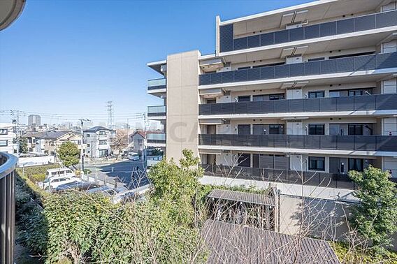 住宅街が広がる...