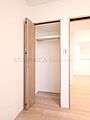 各部屋に収納が...