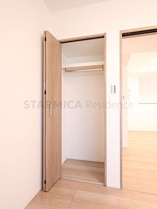 各部屋に収納が...