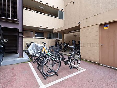 駐輪場(月額300円)