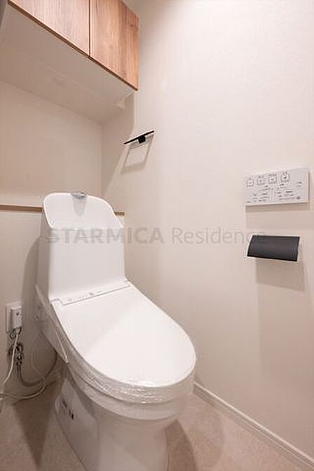 温水洗浄便座付きトイレ