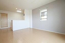 高松琴平電気鉄道長尾線 西前田駅 徒歩12分の賃貸アパート 2階2LDKのリビング/ダイニング