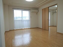 Green Village 2階1LDKのリビング/ダイニング