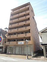 十一屋ブラウンシュガービル  ｜ 滋賀県東近江市八日市浜野町（賃貸マンション1K・6階・31.40㎡） その1