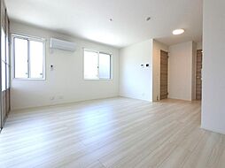 LA VILLA五個荘A棟 1階1LDKのリビング/ダイニング