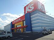 ケーズデンキ八日市インター店 まで約 160 m