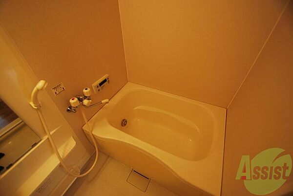 画像4:広々とした浴槽