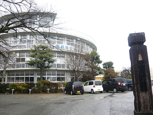 画像18:小学校「飯田市立浜井場小学校まで898m」