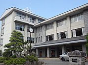 中学校「飯田市立緑ケ丘中学校まで1638m」