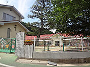 幼稚園、保育園「幼保連携型認定こども園聖クララ幼稚園まで945m」