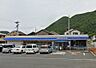 周辺：ローソン沼津下香貫南店 徒歩6分。 410m