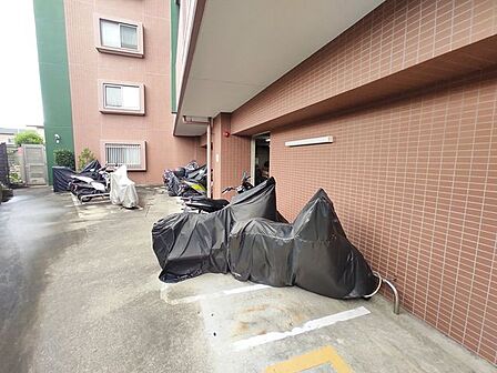 ゆとりある「バイク置き場」