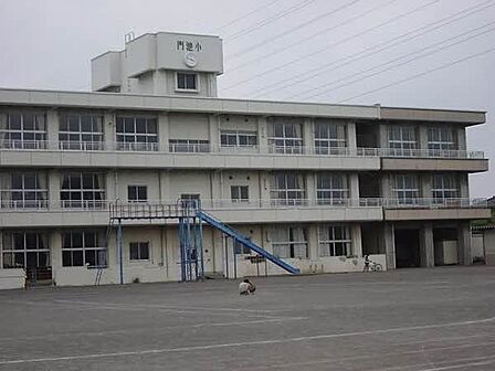 沼津市立門池小学校 徒歩8分。 630m