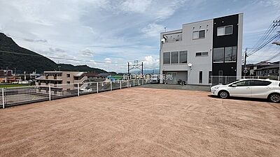 外観:外観駐車場 外観:外観駐車場