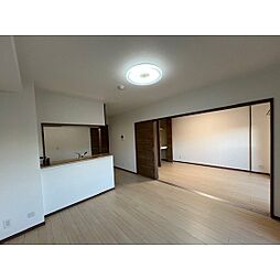 RSRレジデンス中津 402 4階2LDKのリビング/ダイニング