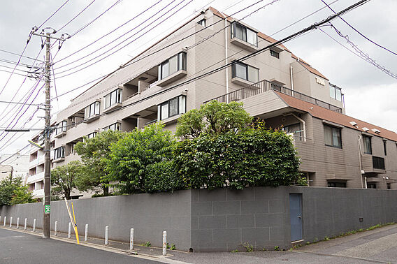 閑静な住宅街に...