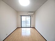 7帖洋室。一人暮らしにちょうど良い広さです♪