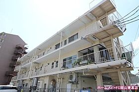 メゾン小松 302 ｜ 岡山県岡山市中区浜（賃貸マンション1LDK・3階・42.97㎡） その1