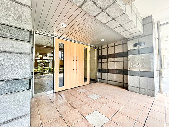 外と内をつなぐ...