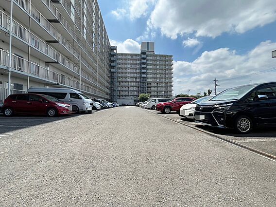 本物件の駐車ス...