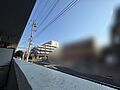 窓を開けると広...
