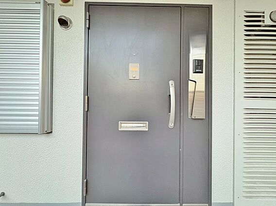玄関を開ければ...