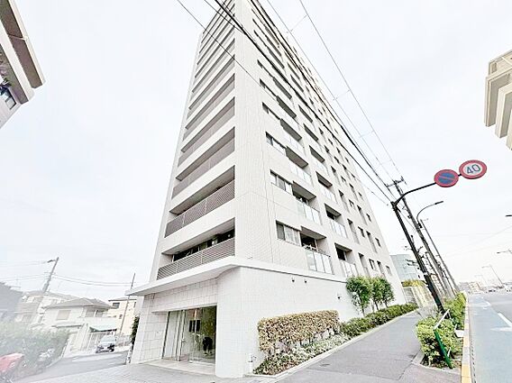 現地に足をお運...