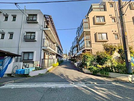 現地に足をお運びいただいた際には、周辺散策などをお勧めいたします。
