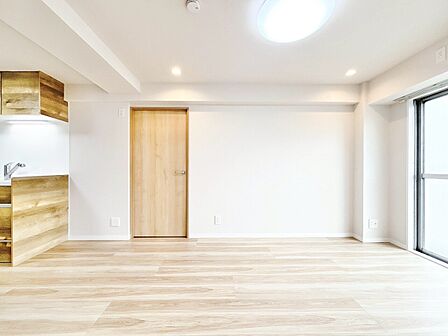 飾り過ぎないシンプルな内装と偏り過ぎないデザインで統一しました。