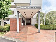 外と内をつなぐエントランスは、まさに顔となる場所。