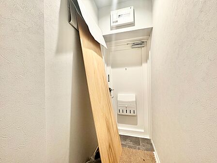 シューズボックスを完備した玄関です。