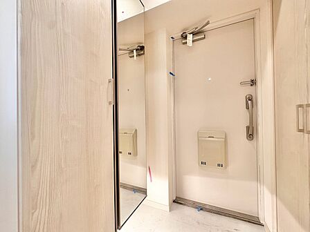 シューズボックスを完備した玄関です。