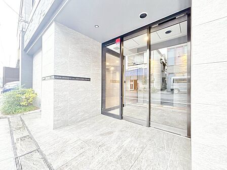 外と内をつなぐエントランスは、まさに顔となる場所。