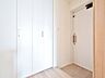 玄関：シューズボックスを完備した玄関です。