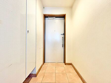 シューズボックスを完備した玄関です。