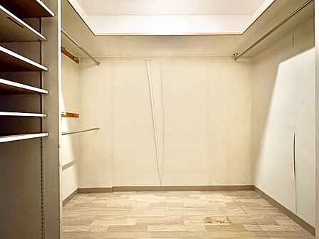 居室にはクローゼットがあり、荷物もスッキリ収納して快適にお過ごしいただけます。