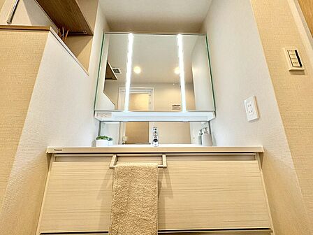 何かと物が増える場所だからこそ、スッキリと見映えの良い空間に。