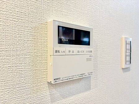 見やすい画面で操作しやすい給湯パネルです。