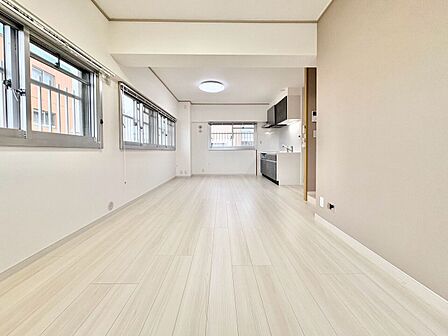 飾り過ぎないシンプルな内装と偏り過ぎないデザインで統一しました。