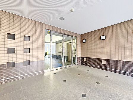 外と内をつなぐエントランスは、まさに顔となる場所。