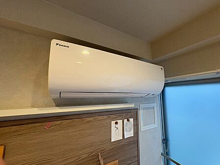 エアコンが設置済みですので、お住まいになってからすぐに快適な生活を送れます。