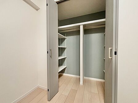 居室にはクローゼットがあり、荷物もスッキリ収納して快適にお過ごしいただけます。
