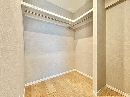 居室にはクローゼットがあり、荷物もスッキリ収納して快適にお過ごしいただけます。