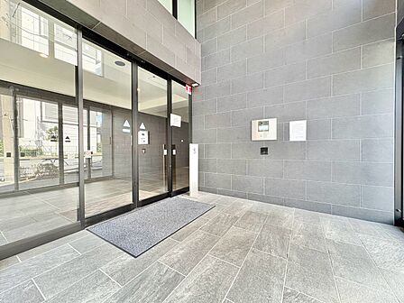 エントランスは、毎日の行き帰りで使う大事な空間です。